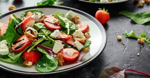 Salada de Morangos com Queijo Fresco 1